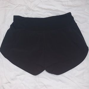 Lululemon Tracker Short - Size 6/Black